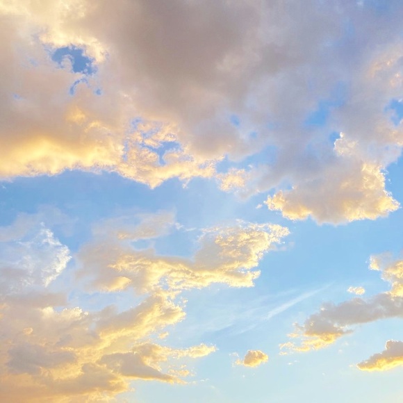 baby blue “be kind” crewneck sweatshirt ㋛ spread positivity - Picture 2 of 4